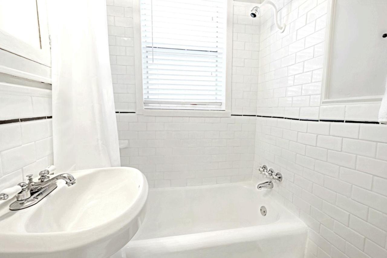 Relaxing 1 Bedroom Near Lower Greenville Free Parking Далас Екстериор снимка